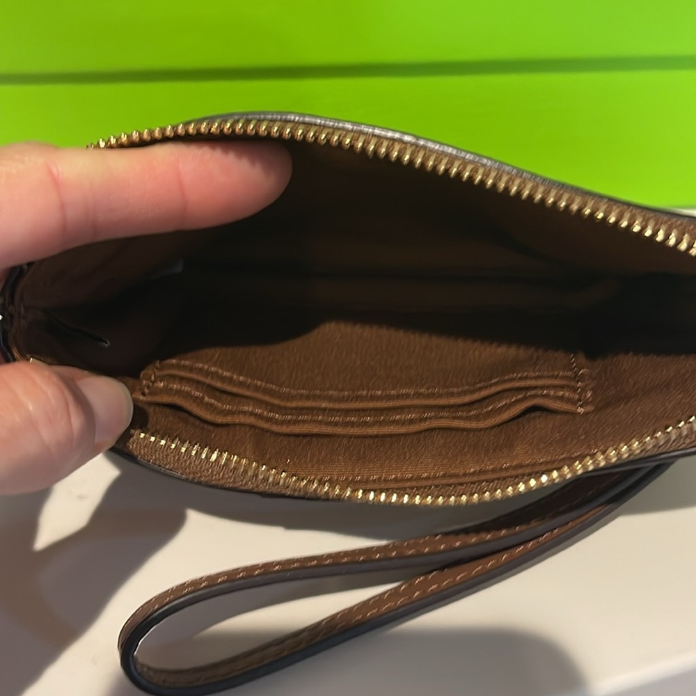 Coach wristlet - Picture 2 of 4